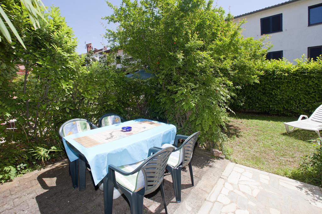 פורץ Apartments Mladenka חדר תמונה