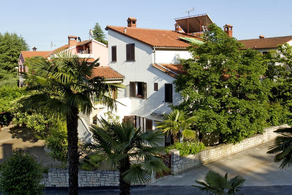 פורץ Apartments Mladenka מראה חיצוני תמונה
