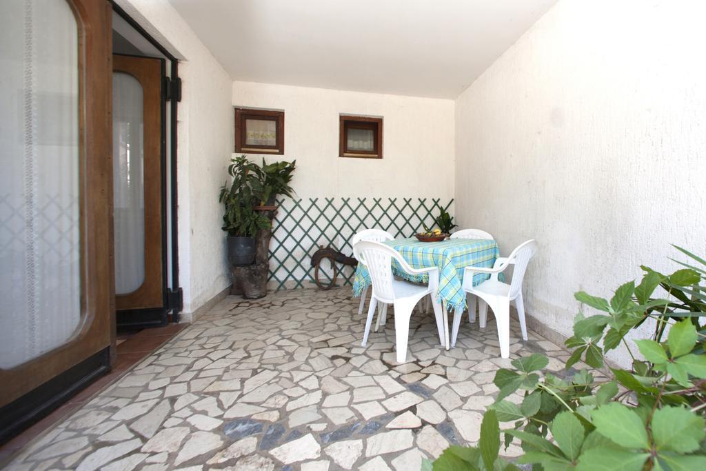 פורץ Apartments Mladenka חדר תמונה