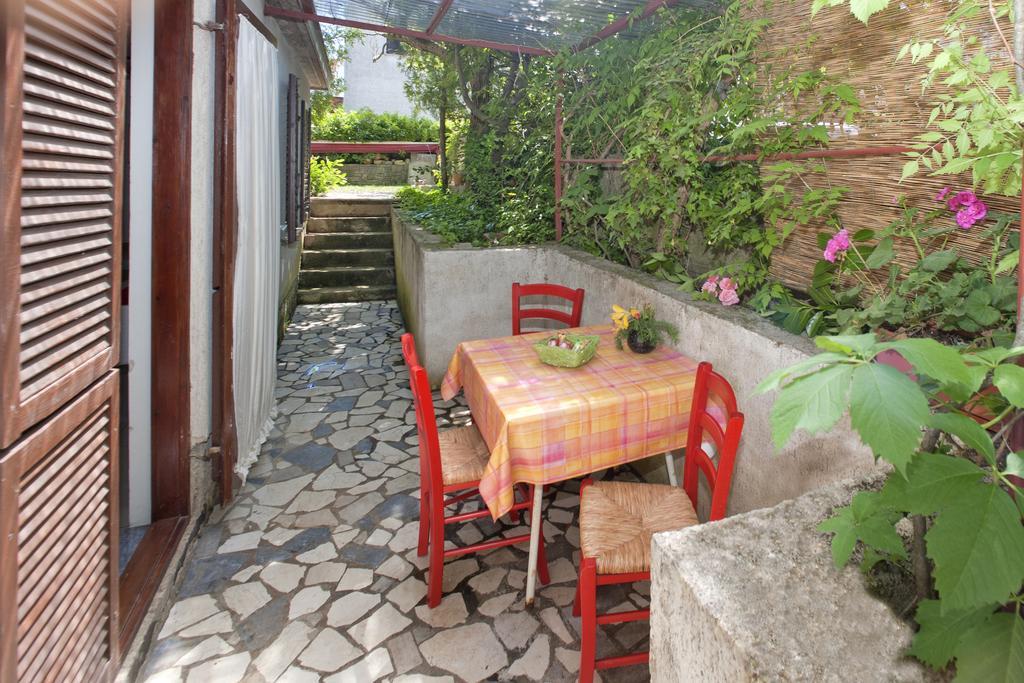 פורץ Apartments Mladenka חדר תמונה